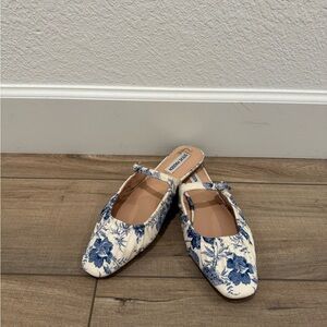 Steve Madden blue floral print slip on buckle flats 9.5